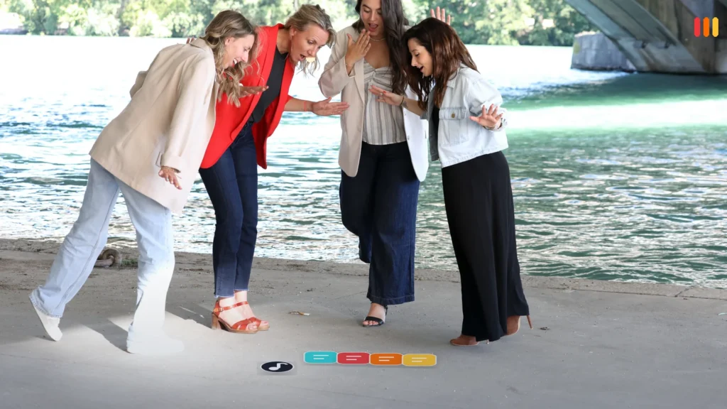 Equipe Majelan en situation avec contenus TikTok au sol